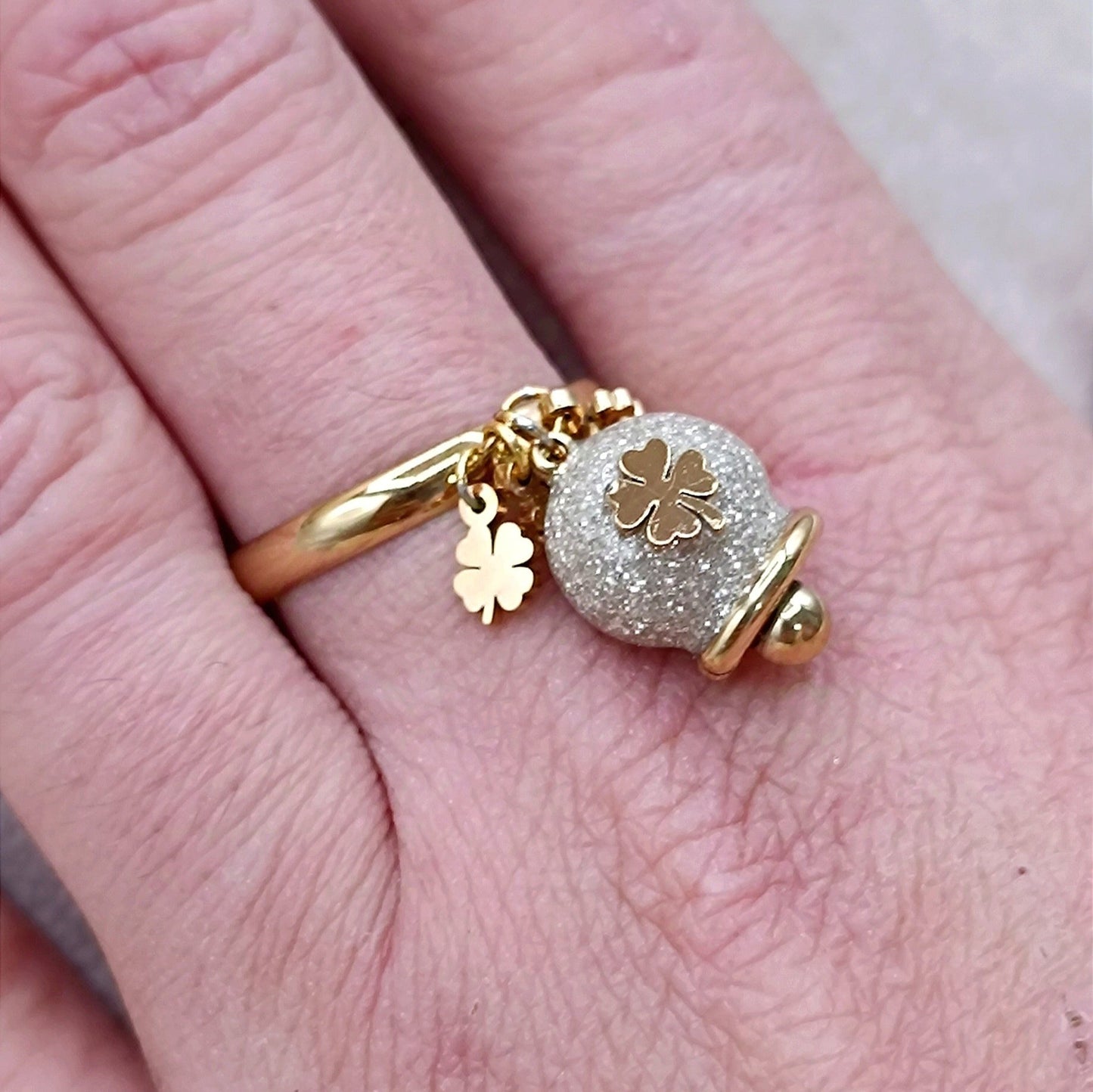 Anello con campanella portafortuna personalizzata